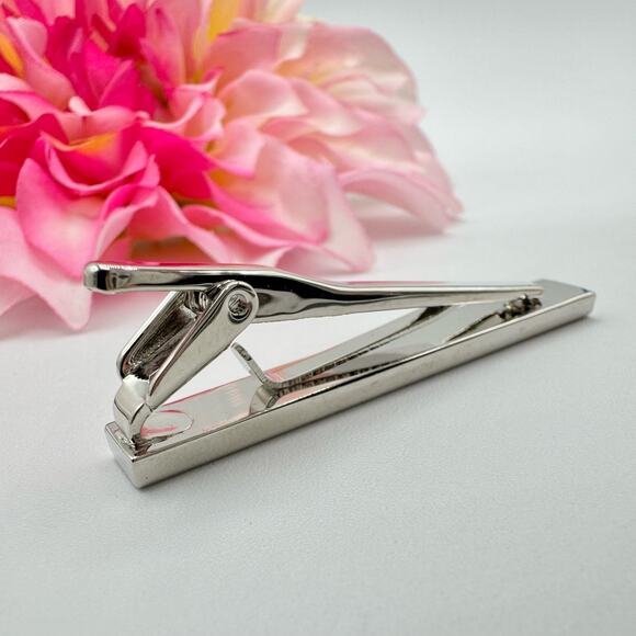Tie Clip Bar Clasp Shiny Silver Tone Finish Diagonal Stripes Dapper Cool - Picture 3 of 9